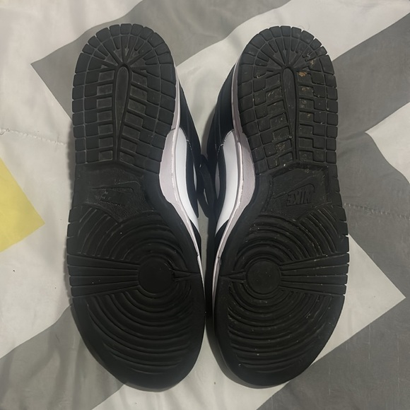 Nike Panda Dunks - Picture 3 of 3